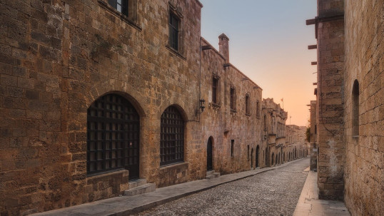 Walking tour in the Medieval City of Rhodes